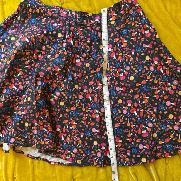 Retrolicious Festive Christmas Mushroom Skater Skirt - Picture 4 of 5